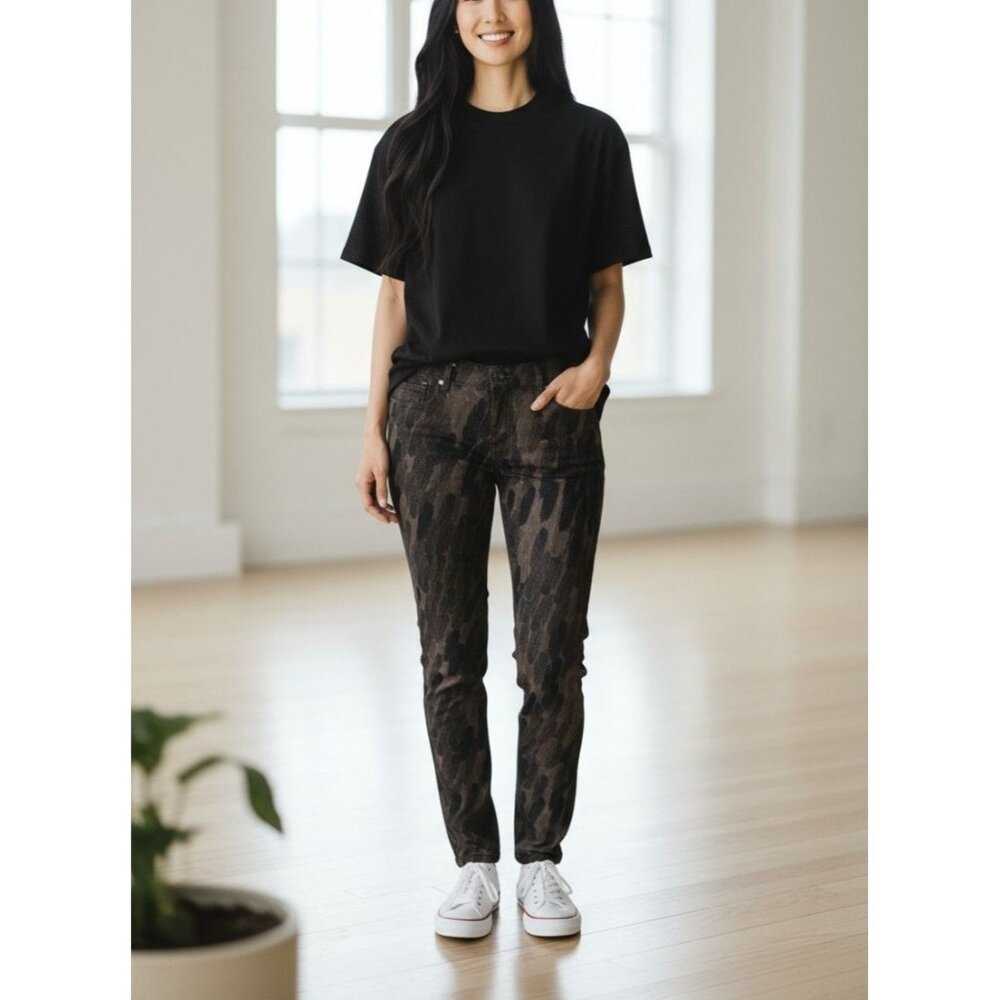Princess Vera Wang Born To Rule Womens Camouflage Skinny Jeans Size 3 28”Inseam